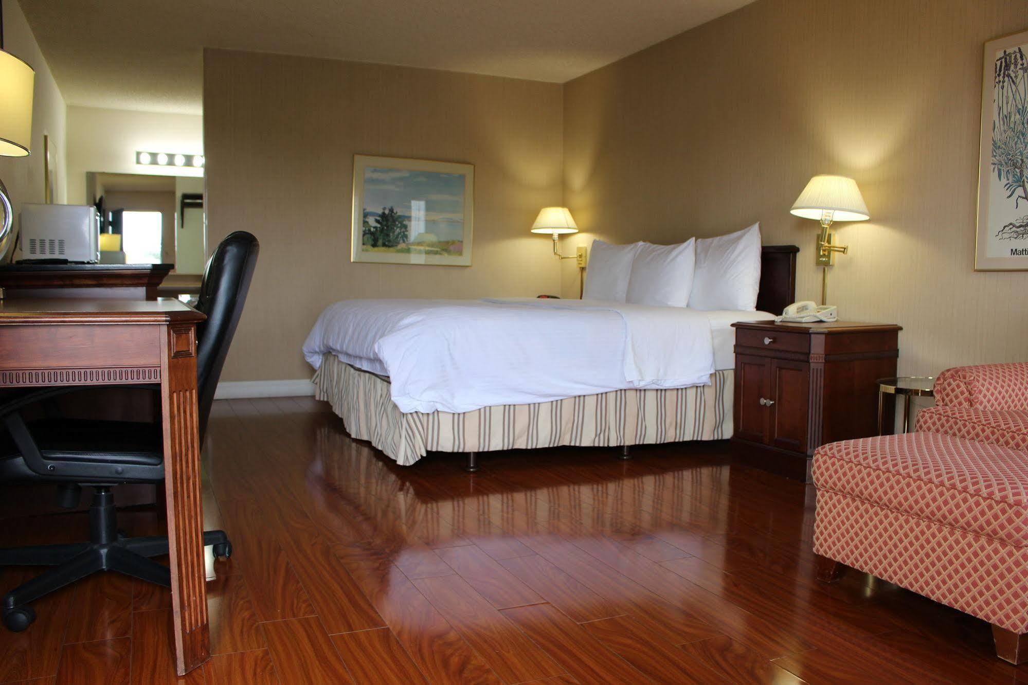 Days Inn & Suites By Wyndham Sunnyvale Eksteriør bilde